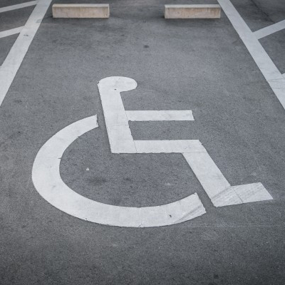 cidade inteligente vaga cadeira de rodas