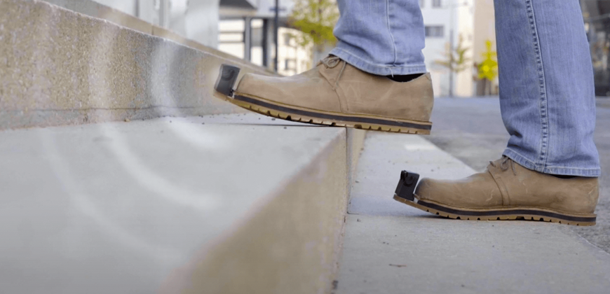 Um Passo à Frente: Sapato Inteligente Auxilia Pessoas com Deficiência Visual